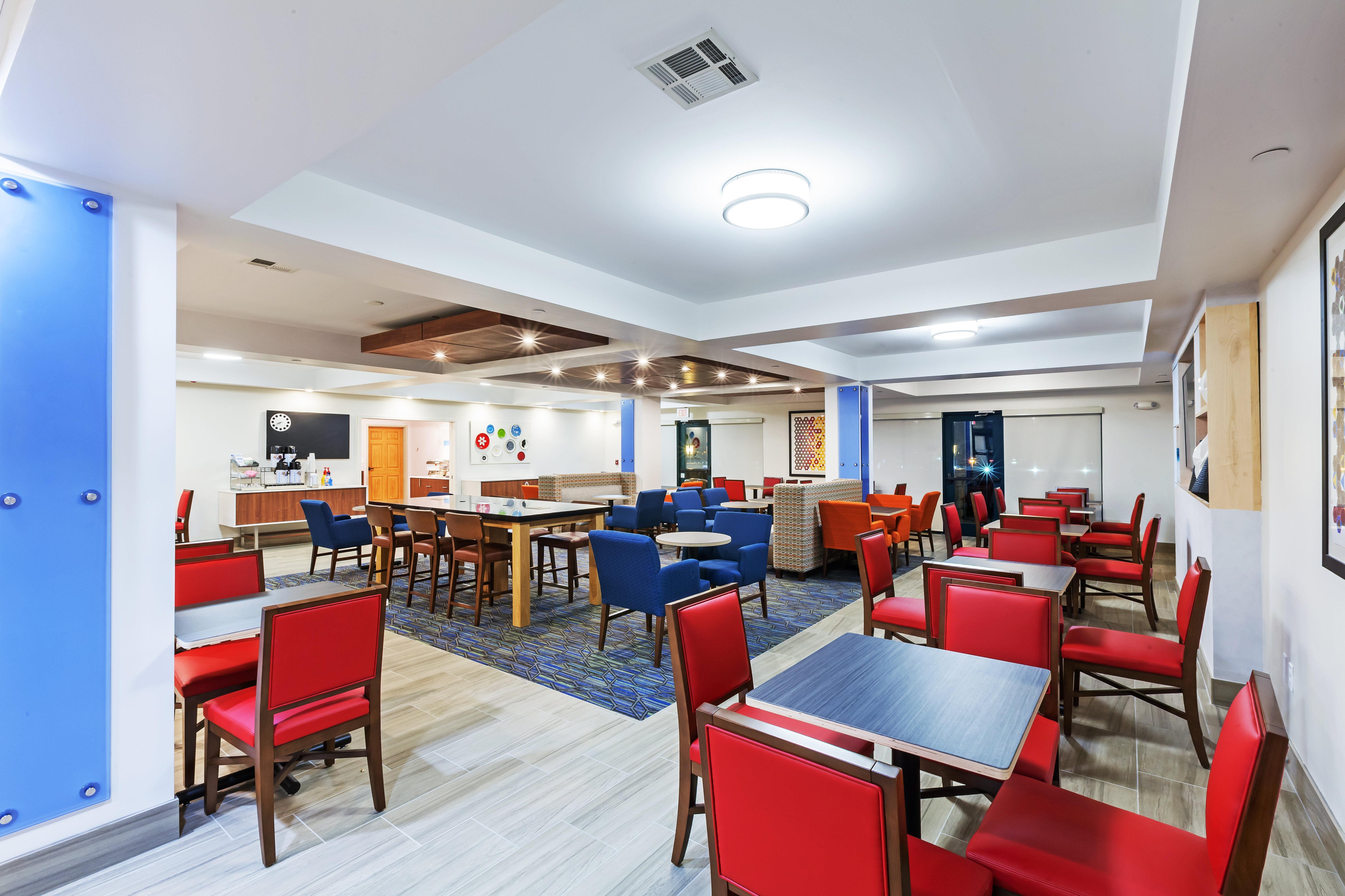 Holiday Inn Express & Suites Tulsa S Broken Arrow Hwy 51 By Ihg Εξωτερικό φωτογραφία