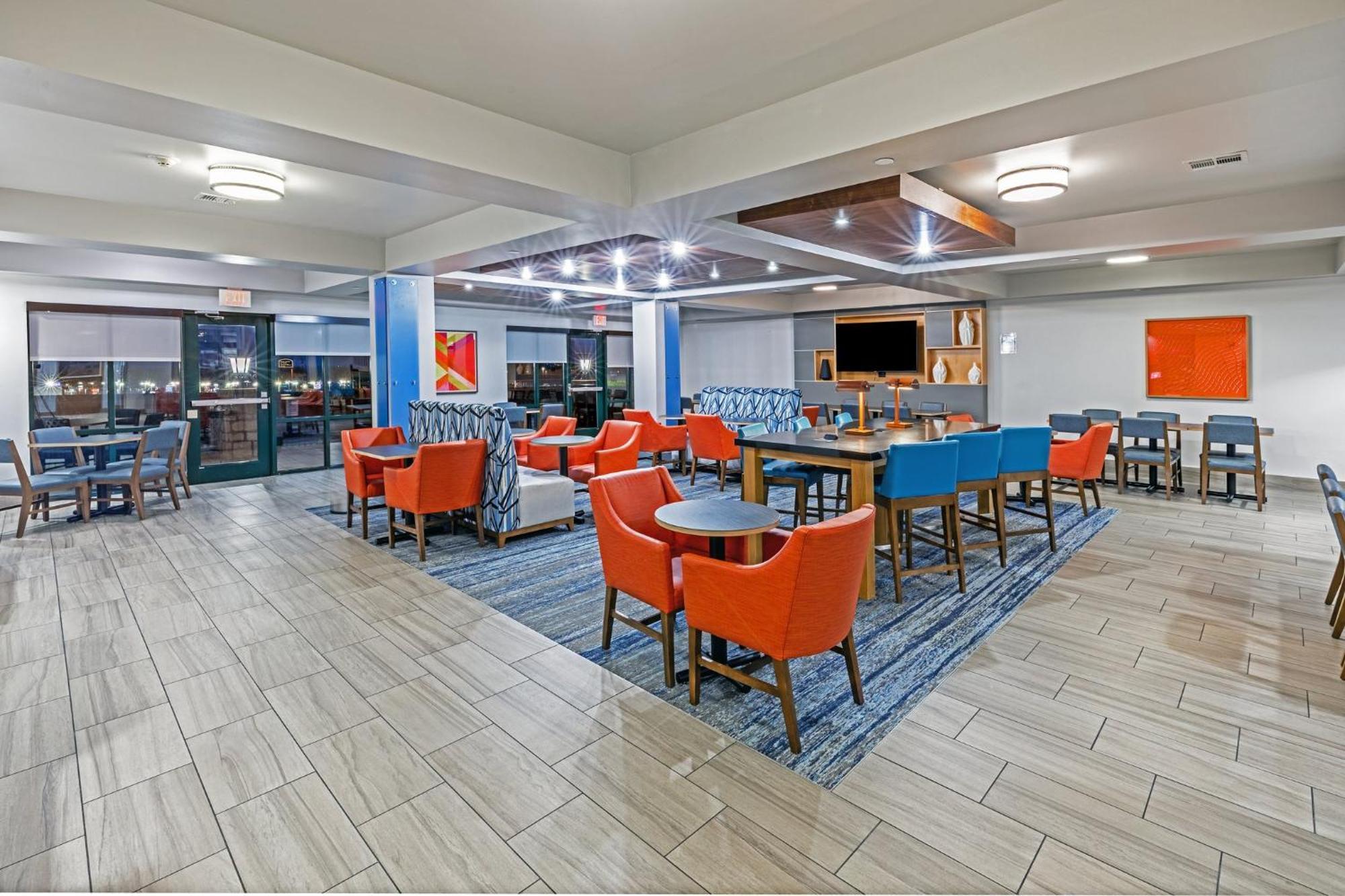 Holiday Inn Express & Suites Tulsa S Broken Arrow Hwy 51 By Ihg Εξωτερικό φωτογραφία