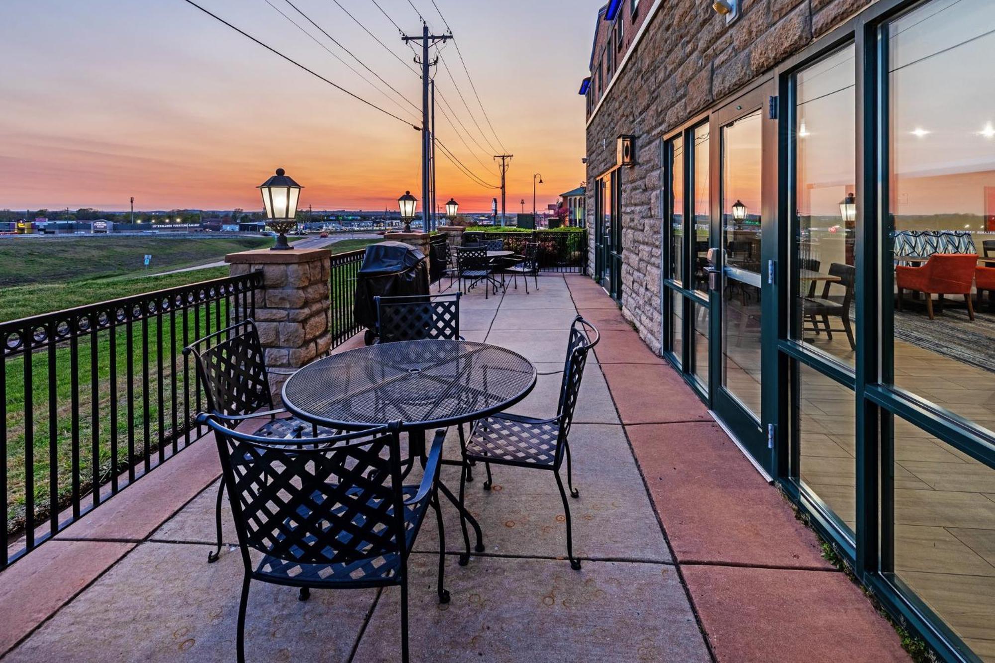 Holiday Inn Express & Suites Tulsa S Broken Arrow Hwy 51 By Ihg Εξωτερικό φωτογραφία