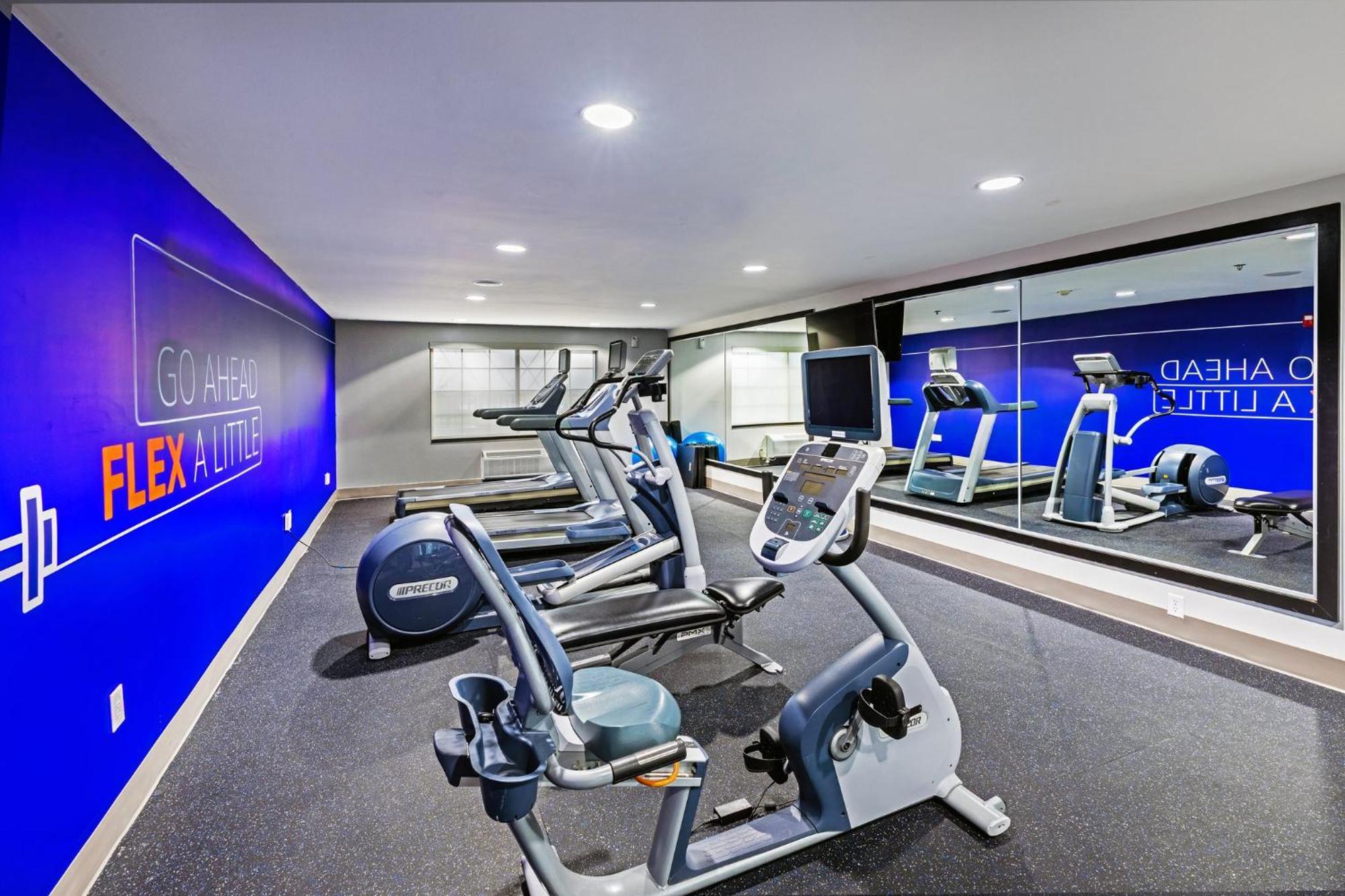 Holiday Inn Express & Suites Tulsa S Broken Arrow Hwy 51 By Ihg Εξωτερικό φωτογραφία