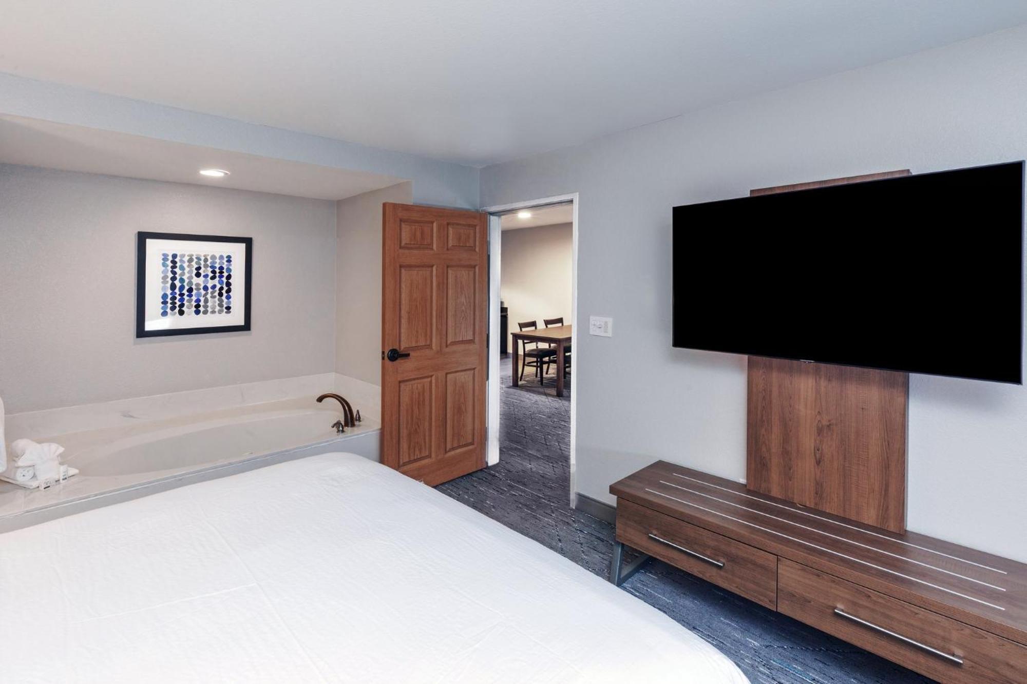 Holiday Inn Express & Suites Tulsa S Broken Arrow Hwy 51 By Ihg Εξωτερικό φωτογραφία