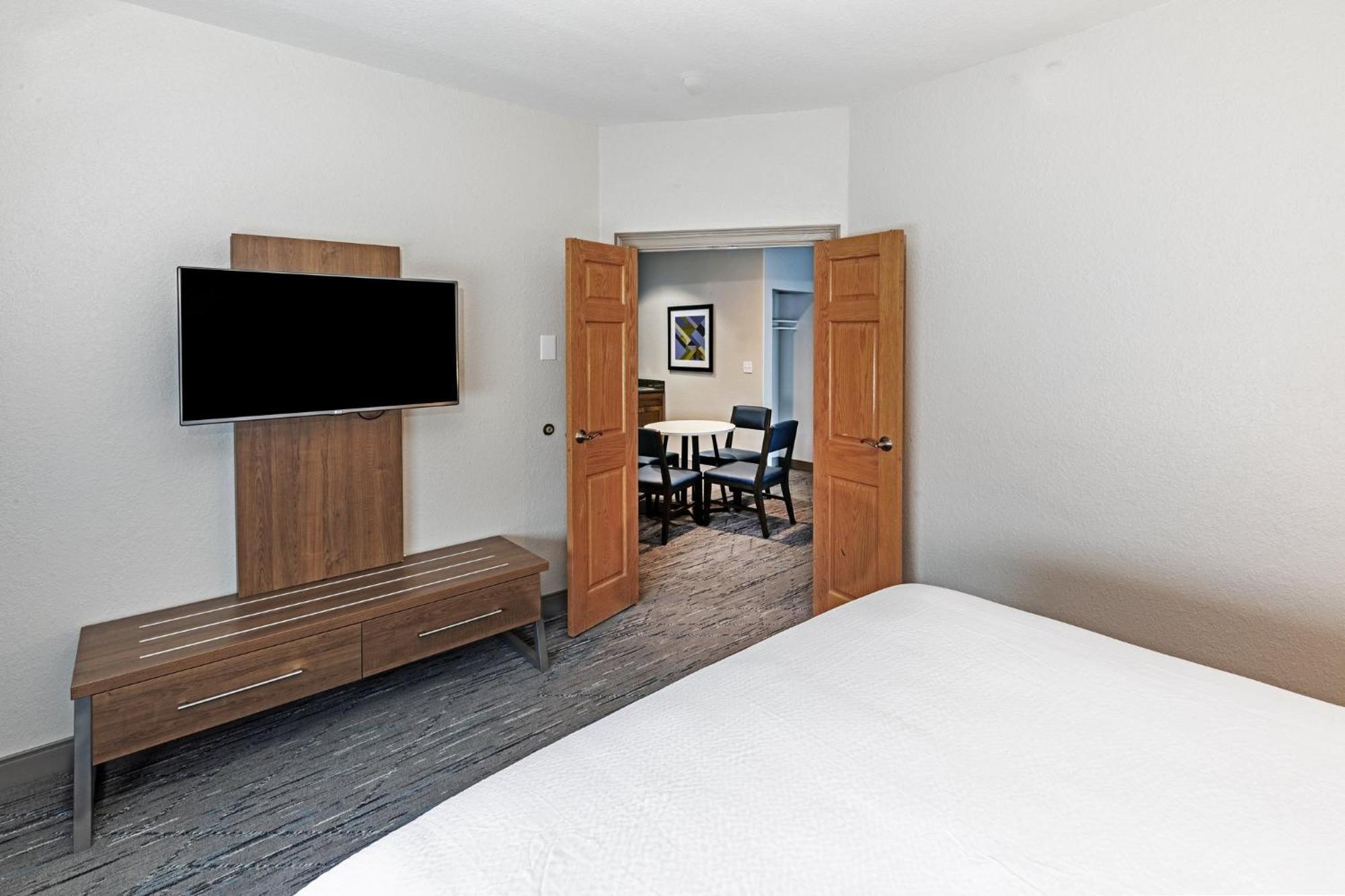 Holiday Inn Express & Suites Tulsa S Broken Arrow Hwy 51 By Ihg Εξωτερικό φωτογραφία