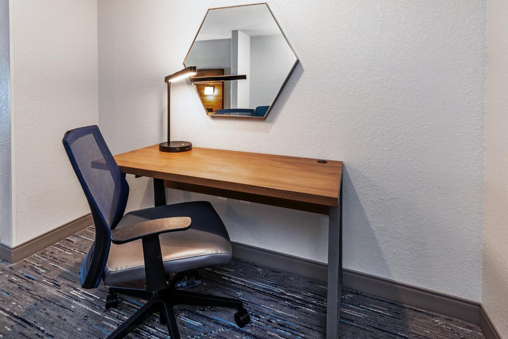 Holiday Inn Express & Suites Tulsa S Broken Arrow Hwy 51 By Ihg Εξωτερικό φωτογραφία